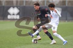 3. Liga - Testspiel - Saison 2025/26 - FC Ingolstadt 04 - SSV 1846 Ulm - Dennis Kaygin (Nr.10 - FCI) - Evan Anderson Brown (Nr.33 - SSV Ulm) - Foto: Meyer Jürgen