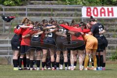2. Bundesliga Frauen - Saison 2025/26 - FC Ingolstadt 04 Frauen - FCB München II -  Die Mannschaft bildet einen Kreis vor dem Spiel -  - XXXXX - Foto: Meyer Jürgen