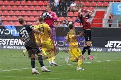 3.Liga - Saison 2023/2024 - FC Ingolstadt 04 -  1. FC Saarbrücken - Torwart Tim Paterok (Nr.30 - Saarbrücken) - Jannik Mause (Nr.7 - FCI) - Foto: Meyer Jürgen