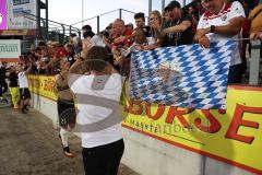 3.Liga - Saison 2022/2023 - VFL Osnabrück - FC Ingolstadt 04 - Das Spiel ist aus - Jubel - Die Mannschaft feiert mit den fans - Cheftrainer Rüdiger Rehm (FCI) -  - Foto: Meyer Jürgen