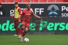 3. Liga - Saison 2025/26 - FC Ingolstadt 04 - Rot-Weiss Essen - Yannick  Deichmann (Nr.20 - FC Ingolstadt 04) mit Gesichtsmaske - XXXXX - Foto: Meyer Jürgen
