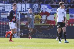 2.BL; Holstein Kiel - FC Ingolstadt 04 - Torwart Robert Jendrusch (1, FCI) schreit motiviert das Team