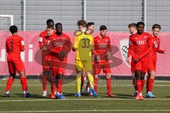 A - Junioren Bundesliga Süd/Südwest -  Saison 2021/2022 - FC Ingolstadt 04 - 1. FC Saarbrücken - Abklatschen vor dem Spiel - Foto: Meyer Jürgen