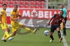 3.Liga - Saison 2023/2024 - FC Ingolstadt 04 -  1. FC Saarbrücken - Leon Guwara (Nr.6 - FCI) - Foto: Meyer Jürgen