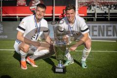 Toto-Pokal Finale; Würzburger Kickers - FC Ingolstadt 04; Toto-Pokal Sieger 1:2, Trophäe, Benjamin Kanuric (8, FCI) Simon Lorenz (32, FCI)