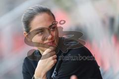 3. Liga; FC Ingolstadt 04 - VfL Osnabrück; an der Seitenlinie, Spielerbank Cheftrainerin Sabrina Wittmann (FCI)