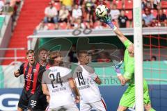 DFB-Pokal; FC Ingolstadt 04 - 1. FC Kaiserslautern; Torchance verpasst Kopfball Simon Lorenz (32, FCI) Sebastian Grönning (11, FCI) Heuer Jannis (24 FCK) Torwart Krahl Julian (1 FCK) Hanslik Daniel (19 FCK)