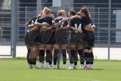 2. Bundesliga Frauen - Saison 2024/25 - FC Ingolstadt 04 Frauen - SCR Altach -  Die Mannschaft bildet einen Kreis vor dem Spiel -  - XXXXX - Foto: Meyer Jürgen