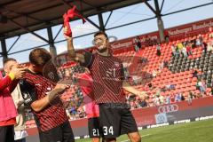 3. Liga; FC Ingolstadt 04 - SSV Ulm 1846; Sieg Jubel Freude 4:0, Spieler bedanken sich bei den Fans. Lukas Fröde (34, FCI) Moritz Seiffert (23, FCI)