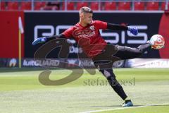 2.BL; FC Ingolstadt 04 - 1. FC Heidenheim; Warmup Schuß Torwart Fabijan Buntic (24, FCI)