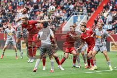3. Liga; FC Ingolstadt 04 - SSV Jahn Regensburg; Zweikampf Kampf um den Ball Yannick Deichmann (20, FCI) Beckhoff Phil (10 SSV) Oliveira Nicolas (25 SSV) Simon Lorenz (32, FCI) Lukas Fröde (34, FCI) Seidel Nick (33 SSV)