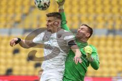 3. Liga - Dynamo Dresden - FC Ingolstadt 04 - Stefan Kutschke (30, FCI) Torwart Kevin Broll (1 Dresden)