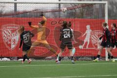 2. Bundesliga Frauen - Saison 2025/26 - FC Ingolstadt 04 Frauen - SG Andernach -  Der 0:1 Führungstreffer durch - Schraa Sarah grün Andernach - jubel - Torwart Anna-Lena Daum (Nr.22 - FC Ingolstadt Frauen I) - Stefanie Reischmann (Nr.24 - FC Ingolstadt Fr