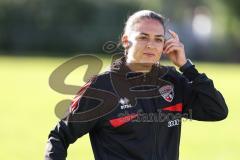 Toto-Pokal; FSV Harthof München - FC Ingolstadt 04; Cheftrainerin Sabrina Wittmann (FCI) vor dem Spiel