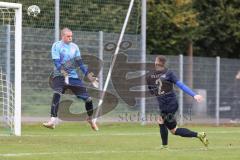 Kreisklasse - Saison 2025/26- TSV Etting - TSV Lenting - Christian Redl blau Etting - Leon Durnov Torwart Lenting - Foto: Meyer Jürgen
