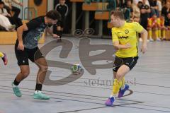 Lotto Bayern Hallencup - Lindenkreuzhalle Saison 2024/25 - FC Hitzhofen - DJK München - Felix Bogner gelb Hitzhofen - Samet Bastürck schwarz München - Foto: Meyer Jürgen