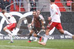 3. Liga; FC Ingolstadt 04 - 
Rot-Weiss Essen; David Kopacz (29, FCI) Sapina Vinko (27 RWE) Rios Alonso Jose-Enrique (23 RWE)