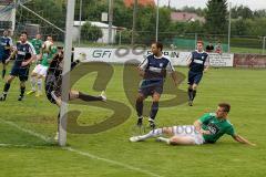 Benefizspiel zugunsten der Hochwasseropfer TSV Etting - VfB Eichstätt  - Krieglmeier Phiipp  (grün Eichstätt) mit dem Treffer zum 1:0 - Foto: Jürgen Meyer