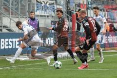 3. Liga; FC Ingolstadt 04 - MSV Duisburg; Zweikampf Kampf um den Ball Fleckstein Tobias (5 MSV) Nishan Velupilay (28 FCI) Lars Lokotsch (13, FCI) Ens Martin (4 MSV)