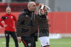 2. Bundesliga Frauen - Saison 2024/25 - FC Ingolstadt 04 Frauen - FC Bayern München - Trainer Alexander Zvonc FCI beim warm machen - XXXXX - Foto: Meyer Jürgen