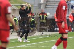 3. Liga; 1. FC Saarbrücken - FC Ingolstadt 04; an der Seitenlinie, Spielerbank Cheftrainerin Sabrina Wittmann (FCI)