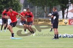 3.Liga - Saison 2023/2024 - Training in Berching - FC Ingolstadt 04 - Lukas Fröde (Nr.34 - FCI) - Marcel Costly (Nr.22 - FCI) - Cheftrainer Michael Köllner (FCI) -  - Foto: Meyer Jürgen