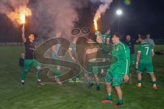 Kreisliga - Saison 2023/24 - Relegation zur BZL - FC Gerolfing - SV Aschau - Jubel nach dem Spiel - Gerolfing steigt in die BZL auf - Bengalos - Foto: Meyer Jürgen