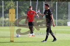 Bayernliga - Saison 2023/2024 - FC Ingolstadt 04 II - U21 - Trainingsauftakt - Cheftrainer Thomas Karg (FCI II) gibt Anweisungen - Foto: Meyer Jürgen