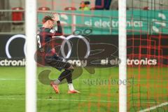 3. Liga; FC Ingolstadt 04 - Energie Cottbus; Alleingang Solo Tim Heike (9, FCI) Torchance verpasst und ärgert sich