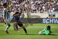3. Liga - Saison 2026/27 - 1. FC Saarbrücken - FC Ingolstadt 04  - Fredrik Carlsen (Nr.8 - FCI) - Mladen Cvjetinovic (Nr.21 - Saarbrücken) - Torwart Matteo Bignetti (Nr.1 - Saarbrücken)Foto: Meyer Jürgen