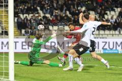 3. Liga; SSV Ulm - FC Ingolstadt 04; Marcel Costly (22, FCI) Torchance verpasst Torwart Schmitt Max (1 Ulm) hält, Bazzoli Luca (18 Ulm) Seegert Marcel (21 Ulm)