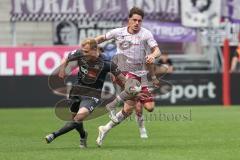 3. Liga; FC Ingolstadt 04 - VfL Osnabrück; Wiemann Niklas (25 VFL) Dennis Kaygin (10, FCI) Zweikampf Kampf um den Ball