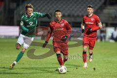 3. Liga; 1. FC Schweinfurt 05 - FC Ingolstadt 04; Zweikampf Kampf um den Ball Emilio Kehrer (44, FCI) Linus Rosenlöcher (19, FCI)