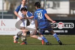 Kreisklasse - Saison 2025/26- TSV Etting - FC Arnsberg - Marco Maier blau Arnsberg - Jonas Knon weiss Etting - Foto: Meyer Jürgen