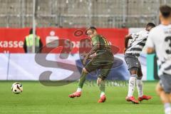 3. Liga; SV Sandhausen - FC Ingolstadt 04; Zweikampf Kampf um den Ball Max Dittgen (10, FCI) Iwe Emmanuel (13 SVS)