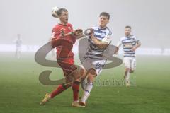 3. Liga; FC Ingolstadt 04 - MSV Duisburg; Zweikampf Kampf um den Ball Foul Julian Kügel (29, FCI) Schlicke Ben (40 MSV)