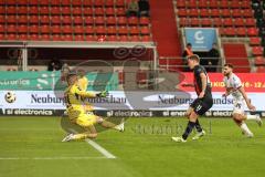 3. Liga; FC Ingolstadt 04 - VfL Osnabrück; Tor Jubel Treffer Sebastian Grönning (11, FCI) Torwart Jonsson Lukas (21 VFLO) Gnaase Dave (26 VFLO)