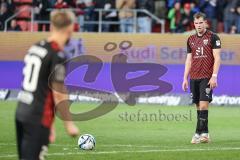 3. Liga; FC Ingolstadt 04 - Borussia Dortmund II; Freistoß in der letzten Sekunde ohne Treffer, Simon Lorenz (32, FCI)