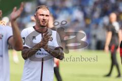 3. Liga; 1. FC Saarbrücken - FC Ingolstadt 04 - Sieg Jubel Freude Spieler bedanken sich bei den Fans Max Dittgen (10, FCI)