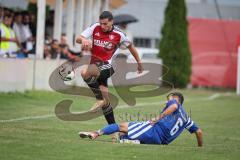 Kreisliga - Saison 2026/27- Türkisch SV Ingolstadt - SV Hundszell - Peter Veit rot Türkisch  - Luca Kammerer blau Hundszell - Foto: Meyer Jürgen