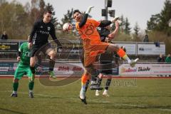 Kreisklasse - Saison 2025/26- TSV Gaimersheim II - SV Lippertshofen - Denis Janjic schwarz Gaimersheim - Nico Moser schwarz Gaimersheim -  Dominik Telli TW Lippertshofen- Foto: Meyer Jürgen