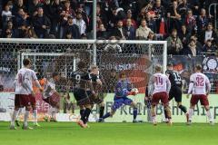 3. Liga; FC Viktoria Köln - FC Ingolstadt 04; Torwart Kai Eisele (25, FCI) hält sicher Greger Christoph (15 VK) Max Plath (14 FCI) Simon Lorenz (32, FCI) Linus Rosenlöcher (19, FCI)