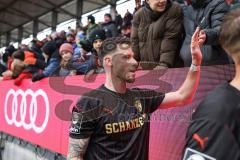 3. Liga; FC Ingolstadt 04 - MSV Duisburg; Spieler bedanken sich bei den Fans, Sieg Jubel Freude Ryan Malone (16, FCI)