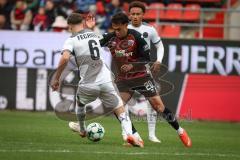 3. Liga - Saison 2026/27 - FC Ingolstadt 04 - SV Wehen Wiesbaden - Nishan Velupillay (Nr.28 - FCI) - Gino Fechner (Nr.6 - Wehen/Wiesbaden) - Foto: Meyer Jürgen
