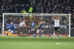 3. Liga; Arminia Bielefeld - FC Ingolstadt 04; Tor Jubel Treffer Oppie Louis (4 AB) 1:0, Torwart Marius Funk (1, FCI) am Boden, Großer Maximilian (19 AB) Lukas Fröde (34, FCI) Mladen Cvjetinovic (19, FCI) Biankadi Merveille (17 AB)