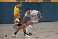 Hallenturnier MTV Ingolstadt - Saison 2025/26 - Reichertshofen - TSV Lichtenau - Thomas Müller gelb Lichtenau - Efe Bulut weiss Reichertshofen - Foto: Meyer Jürgen