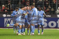 3. Liga; TSV 1860 München - FC Ingolstadt 04; Tor Jubel Treffer 1:0 Wolfram Maximilian (30 TSV) mit Dulic Sean (25 TSV) Reinthaler Max (16 TSV) Abiama Dickson (9 TSV)