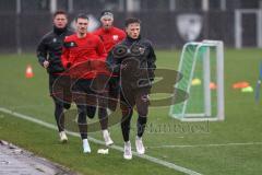 3. Liga; FC Ingolstadt 04 - Trainingsauftakt nach Winterpause; Lauf Challenge, vorne weg Moritz Seiffert (23, FCI) Dennis Borkowski (7, FCI) Ryan Malone (16, FCI) Sebastian Grönning (11, FCI)