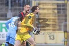 3. Liga; TSV 1860 München - FC Ingolstadt 04; ärgert sich David Kopacz (29, FCI) Torwart Hiller Marco (1 TSV)