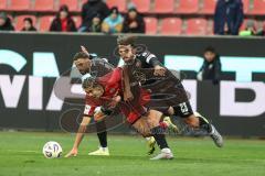 3. Liga; FC Ingolstadt 04 - Rot-Weiss Essen; Zweikampf Kampf um den Ball Yann Sturm (7, FCI) Kostka Michael (2 RWE) Rios Alonso José-Enrique (23 RWE)